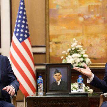 पाकिस्तान में वार्ता के बीच ईरान का संदेश-राष्ट्रीय हितों पर समझौता नहीं, “साहस से करेंगे बातचीत”