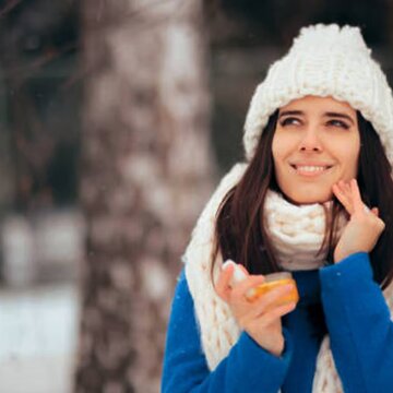 सर्दियों के मौसम में भी त्वचा बनी रहेगी चमकदार, बस नियमित रूप से 3 पदार्थों का करें सेवन