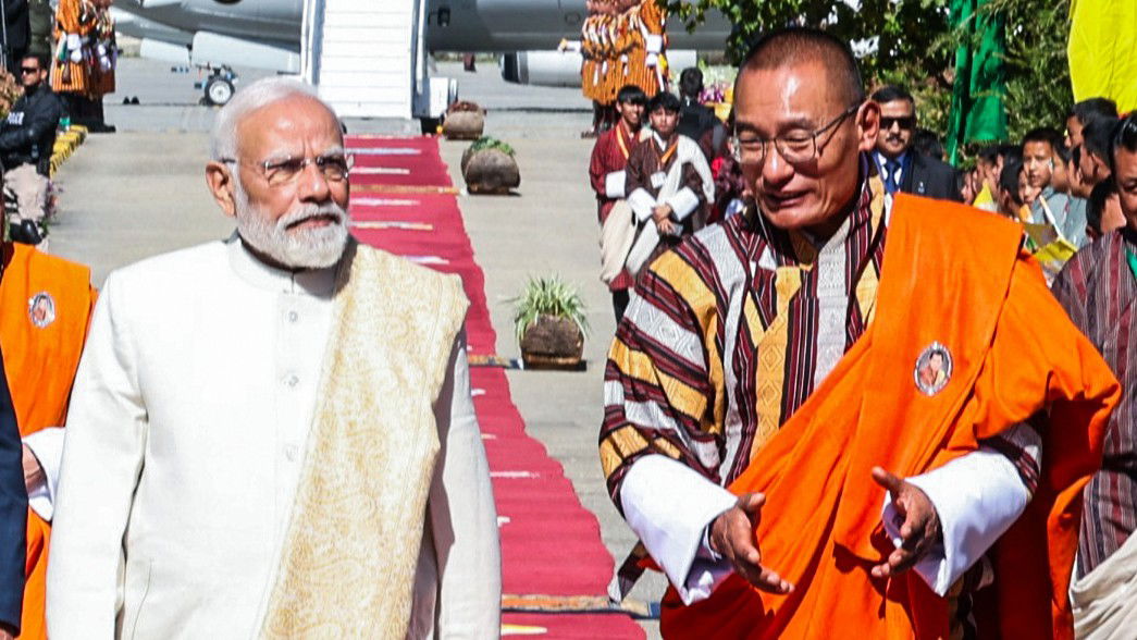 दो दिवसीय राजकीय यात्रा पर भूटान पहुंचे प्रधानमंत्री मोदी