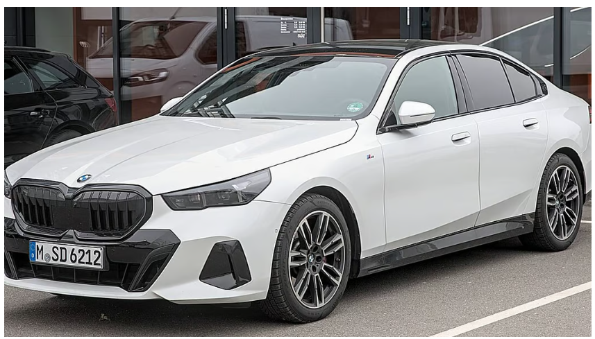 भ्रष्टाचार की जांच के लिए लोकपाल को चाहिए 70 लाख की BMW गाड़ियां, रिपोर्ट से मचा हंगामा