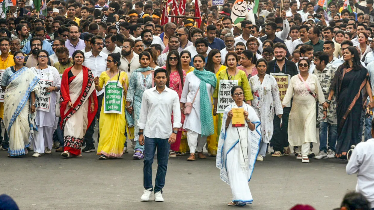 अगर SIR में एक भी वैध मतदाता का नाम कटा तो भाजपा सरकार को तोड़कर मानेंगे : ममता बनर्जी