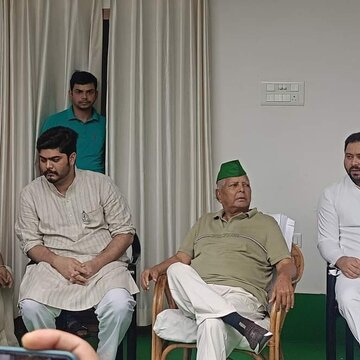 सीवान में फिर लौटा ‘शहाबुद्दीन फैक्टर’, राजद ने ओसामा शहाब पर लगाया दांव, सियासत में गूंजा बाहुबली का नाम