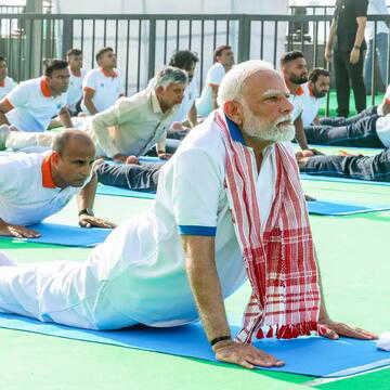 अंतर्राष्ट्रीय योग दिवस के मौके पर बंगाल आ सकते हैं प्रधानमंत्री नरेंद्र मोदी, कोलकाता में आयोजित होगा मुख्य कार्यक्रम