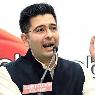 AAP में बड़ा राजनीतिक भूचाल, राघव चड्ढा समेत 7 सांसदों का BJP में जाने का दावा