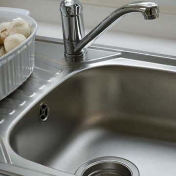 घर : किचन सिंक जाम? इन घरेलू उपायों से मिनटों में होगी साफ और बदबू से छुटकारा