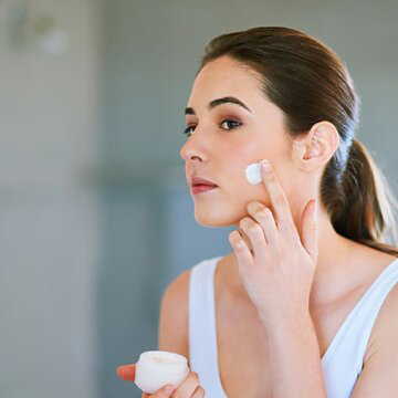 महंगी क्रीम छोड़िए, घर पर बनाएं ऑर्गेनिक नाइट क्रीम