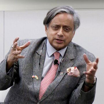 थरूर ने ट्रम्प के रूसी तेल संबंधी दावे की आलोचना की, कहा-'भारत अपने फैसलों की घोषणा खुद करेगा’