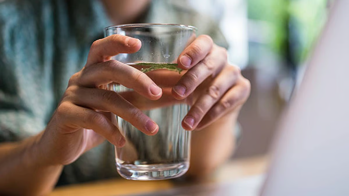 पूजा में बहुत ज्यादा घूम फिर रहे हैं,पानी भी पर्याप्त पी रहे हैं या नहीं? आपको कैसे पता चलेगा?