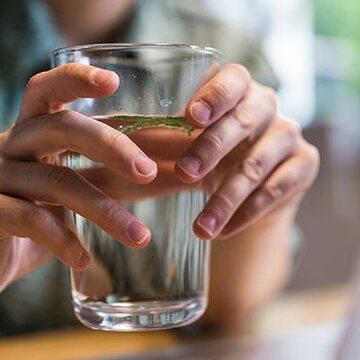 पूजा में बहुत ज्यादा घूम फिर रहे हैं,पानी भी पर्याप्त पी रहे हैं या नहीं? आपको कैसे पता चलेगा?