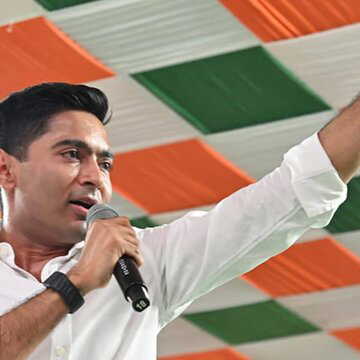 अभिषेक बनर्जी ने चुनाव आयोग पर साधा निशाना, कहा - महिमामंडन के लिए पुरानी विज्ञप्ति का हुआ इस्तेमाल