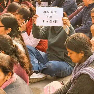 कोर्ट कर्मचारी ने “वर्क प्रेशर” को कारण बताकर आत्महत्या कर ली