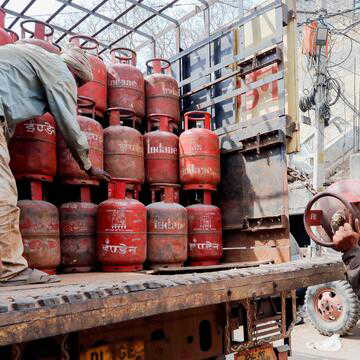 LPG, पेट्रोल और डीजल की सप्लाई पूरी तरह सामान्य, तेल कंपनियों ने दिया भरोसा