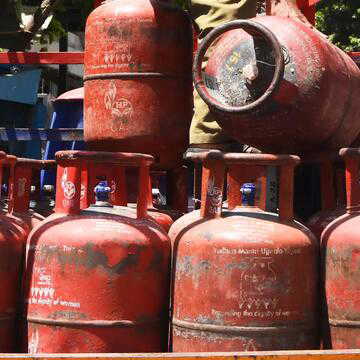 रसोई गैस की आपूर्ति हुई प्रभावित तो इंडक्शन कूकटॉप की खरीद में आया उछाल