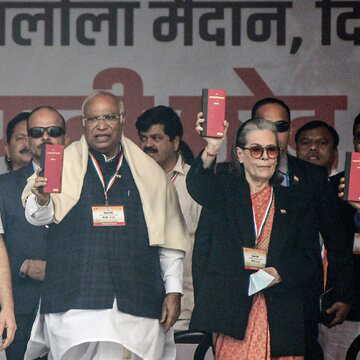 ‘वोट चोर, गद्दी छोड़’ रैली में राहुल गांधी का हमला: सत्य और अहिंसा से मोदी–आरएसएस सरकार को हटाएंगे