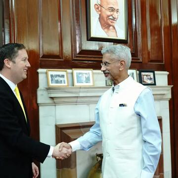 भारत-अमेरिका के रिश्तों में उतार-चढ़ाव के बीच जयशंकर से मिले अमेरिकी राजनयिक