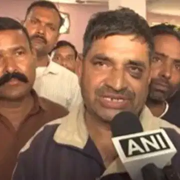 दिल्ली में युवक हत्याकांड में पुलिस पर लापरवाही का आरोप, परिवार का प्रदर्शन