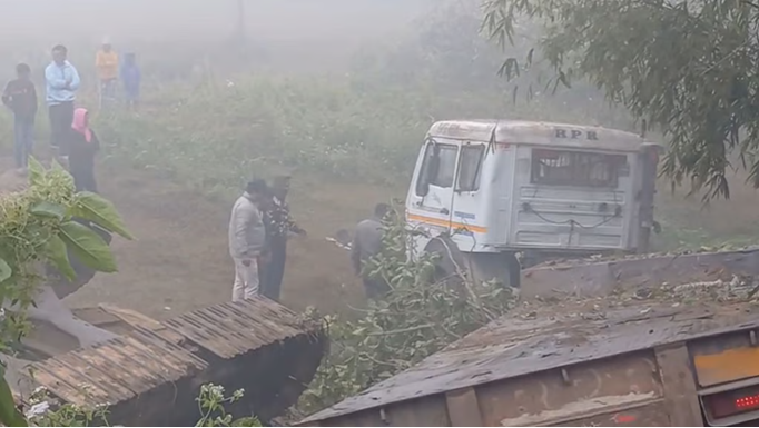 अलीपुरदुआर में गाड़ियों की आमने-सामने की टक्कर में 3 लोगों की गयी जान