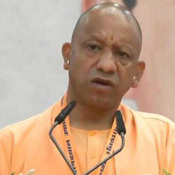 योगी आदित्यनाथ का बड़ा बयान: मोदी सरकार की योजनाओं से 25 करोड़ लोग गरीबी से बाहर