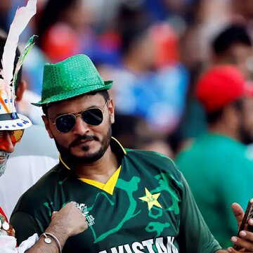 पाकिस्तान और मुश्किल में, मुख्य बल्लेबाज को ICC ने दी कड़ी सजा