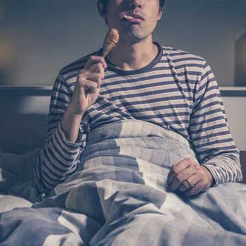 बेडरूम में ये काम करने पर होगा सर्वनाश, क्या कहता है वास्तुशास्त्र ?