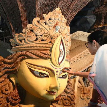 चेतला अग्रणी के पंडाल में लगी आग, दर्शनार्थियों के लिए किया गया बंद