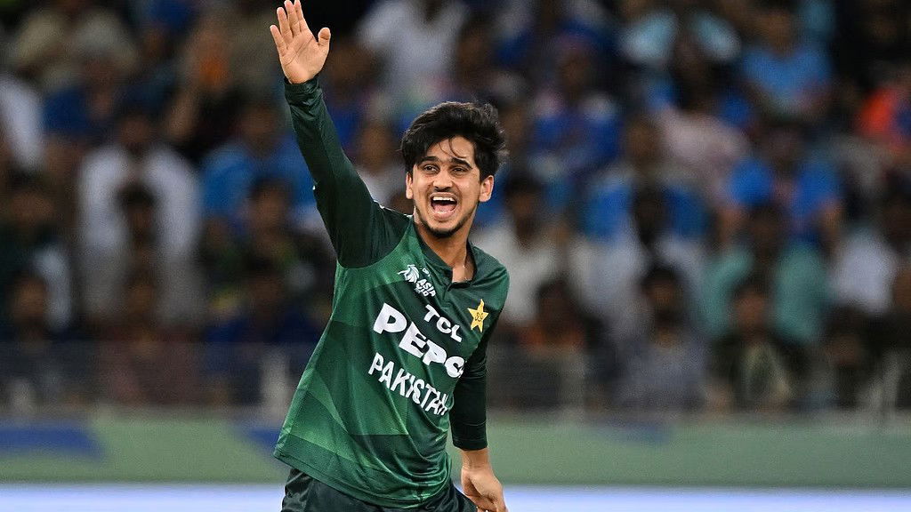 लगातार मैचों में असफल, अपने देश के समर्थकों के बीच ट्रोल हो रहे साइम अयूब