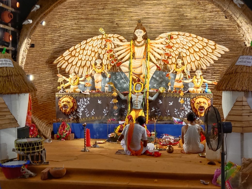 नवमी के दिन फिर से निम्न दबाव, पंडालों के आखिरी समय में तूफान और बारिश की चेतावनी