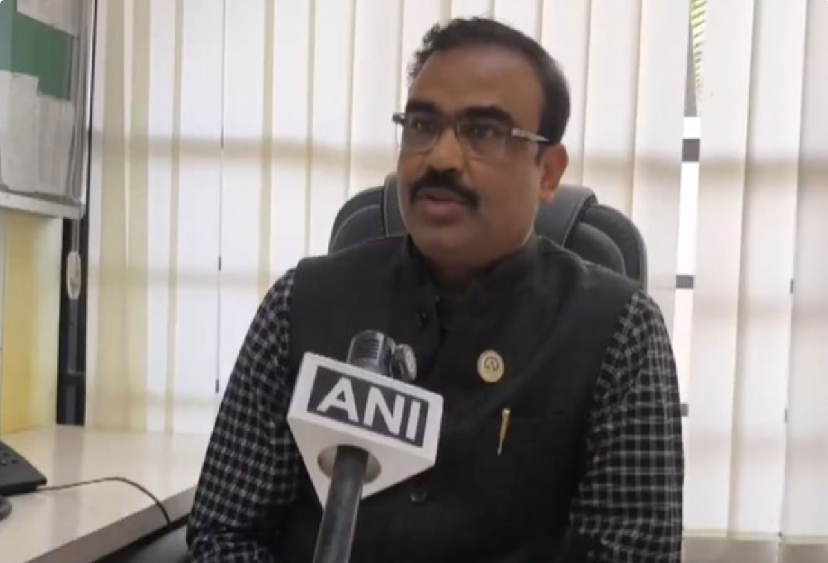 पश्चिम एशिया में बढ़ते युद्ध तनाव के बीच दुबई में फंसे पुणे इंदिरा यूनिवर्सिटी के 84 छात्र