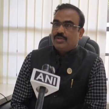 पश्चिम एशिया में बढ़ते युद्ध तनाव के बीच दुबई में फंसे पुणे इंदिरा यूनिवर्सिटी के 84 छात्र