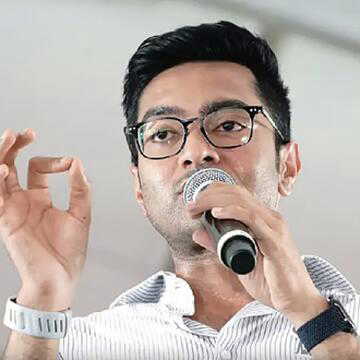 'सोचा था चुपके से बैठक कर लेंगे...' मगराहाट की सभा से अभिषेक बनर्जी ने आयोग पर साधा निशाना