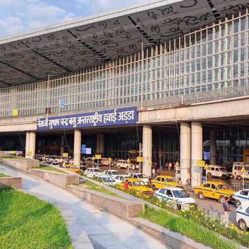 कोलकाता एयरपोर्ट पर बड़ा हादसा, लिफ्ट की रस्सी टूटकर 3 कर्मचारी बुरी तरह घायल