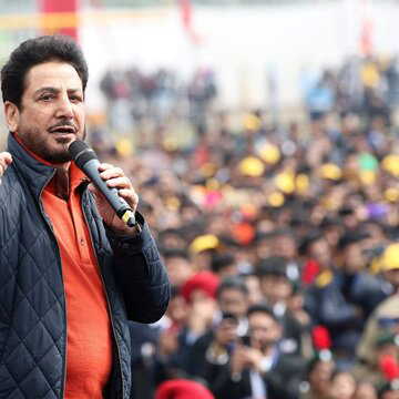 राज्यपाल कटारिया से मिले गुरदास मान, नशे के खिलाफ साथ चलने का संकल्प