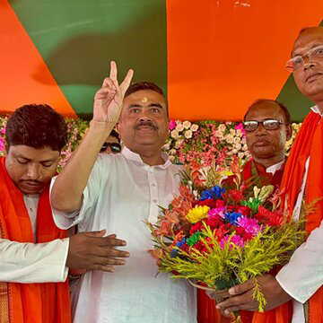 Bengal Election : भवानीपुर में सियासी हलचल - फिरहाद हकीम और शुभेंदु अधिकारी का डोर-टू-डोर अभियान