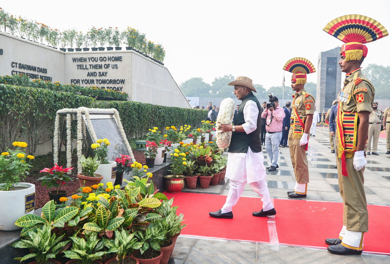 पुलिस स्मृति दिवसः सेना और पुलिस हैं देश की सुरक्षा के स्तंभ: राजनाथ सिंह