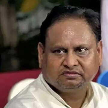 हुमायूं की बेटी की संपत्ति भी ज़ब्त, 48 घंटे में फ्रीज़ किए गए 15 बैंक खाते