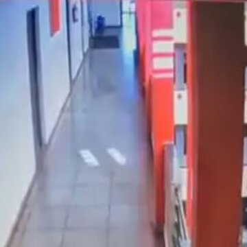 4 मिनट में 52 बार ‘सॉरी’, स्कूल की चौथी मंज़िल से कूदा छात्र