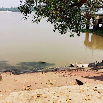 श्रीरामपुर के छिन्नमस्ता घाट के पास गंगा तट की मरम्मत का काम शुरू