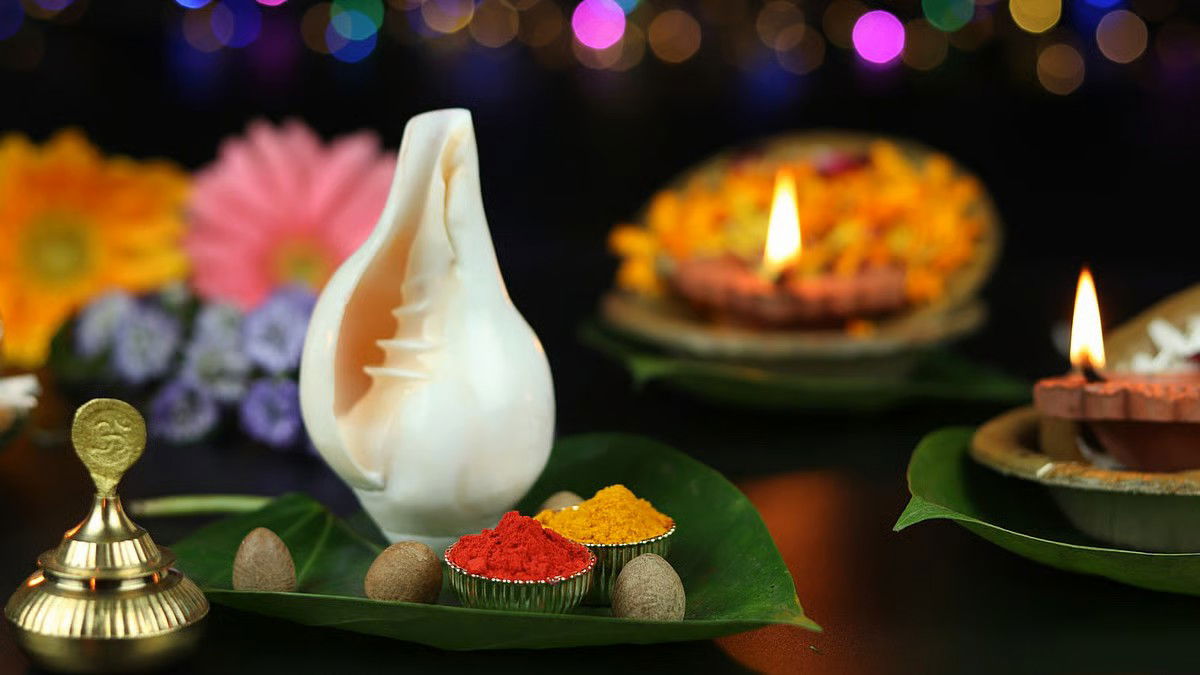 घर के किस दिशा में शंख रखना चाहिए ? शंख का मुख किस दिशा में होना चाहिए ?