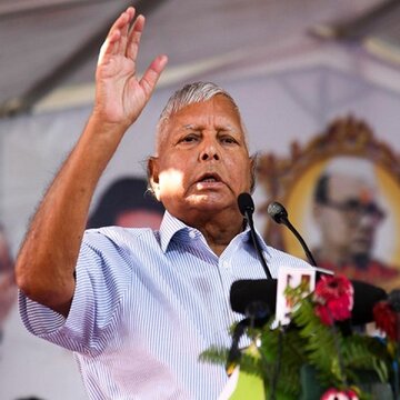 रेलवे को बुलंदी पर पहुंचाने का दावा करने वाले लालू यादव रेल की बदइंतजामी पर बिफरे