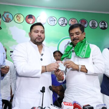 नीतीश को तेजस्वी ने दिया बड़ा झटका, तीन दिग्गज नेता राजद में शामिल हुए