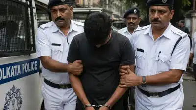 सत्ता परिवर्तन के बीच बड़ी कार्रवाई, अवैध हथियार मामले में TMC पार्षद गिरफ्तार