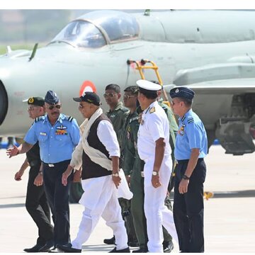 भारत-रूस संबंधों के प्रतीक' मिग 21 की सेवानिवृत्तिः समारोह राजनाथ ने अमेरिका को दिया कठोर संदेश