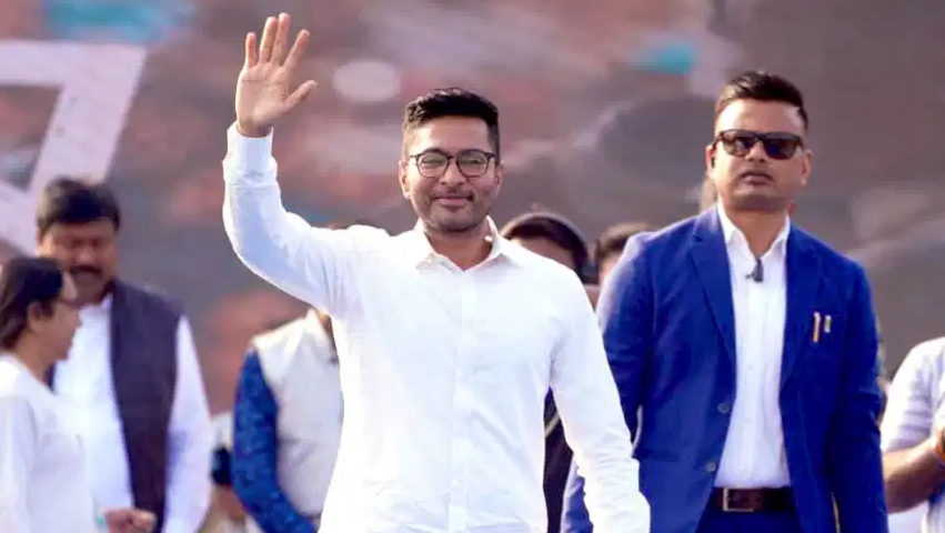 भाजपा की 'साजिश' को रोकने के लिए अभिषेक बनर्जी का उपाय - रवींद्र संगीत के साथ थोड़ा DJ भी सुना दें, मगर प्यार से...