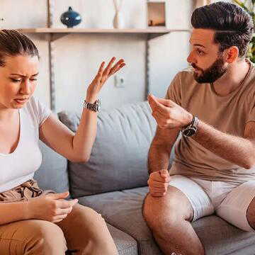 दाम्पत्य जीवन में कलह ? बेडरूम में यह बदलाव करके देखें, जिंदगी बदल जाएगी।