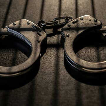 प्रेम की आड़ में धोखाधड़ी: 20 लाख और सोना लूटने वाला युवक पुलिस की गिरफ्त में