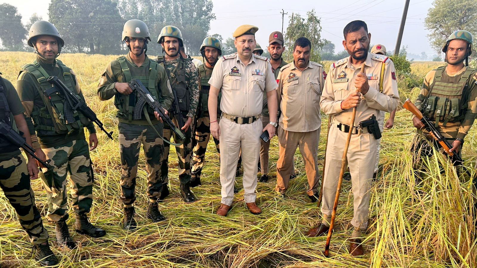 बीएसएफ का बड़ा अभियान: जम्मू-कश्मीर के आरएस पुरा में 5.23 किलो संदिग्ध हेरोइन बरामद, ड्रोन से गिराई गई थी खेप