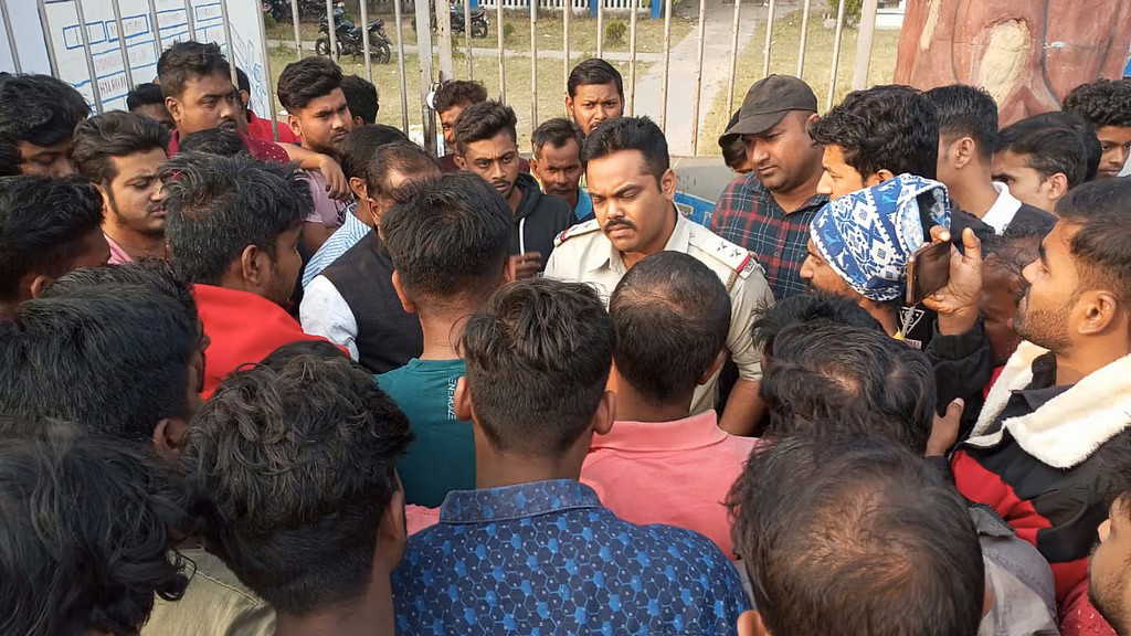 दोस्त के साथ झगड़ा, आग्नेयास्त्र लेकर कक्षा में घुसा सातवीं का छात्र, हड़कंप