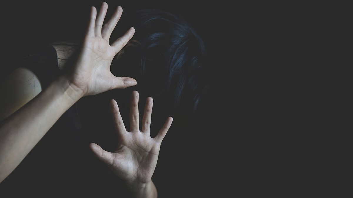 शादी समारोह में की दोस्ती, फिर ब्लैकमेल कर बनाया हवस का शिकार, मांगी फिरौती, हुआ गिरफ्तार