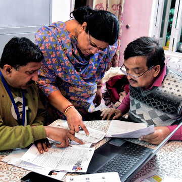 Bengal Election : 38 लाख विचाराधीन मामलों को चुनाव आयोग ने निपटाया, पहले दिन कितने प्रत्याशियों ने भरा नामांकन?