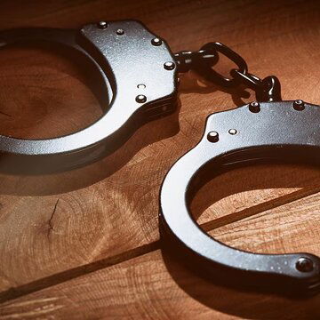 चंदा नहीं देने पर कलाकार को सड़क पर पटककर मारा, 4 गिरफ्तार